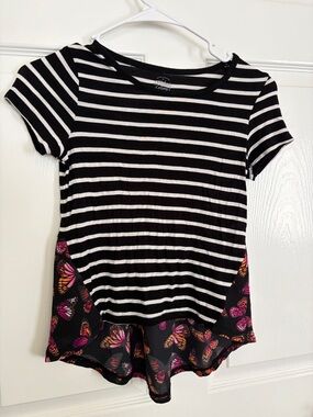 Faded Glory Black & White Striped Short Sleeve Top with Butterfly Hem